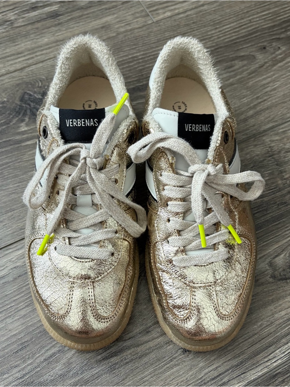 Verbenas Sora Breck Gold Sneakers